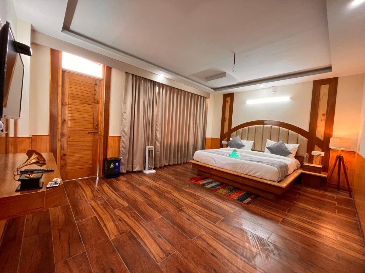 Le Green Resort, Mall Road Manali Exteriör bild