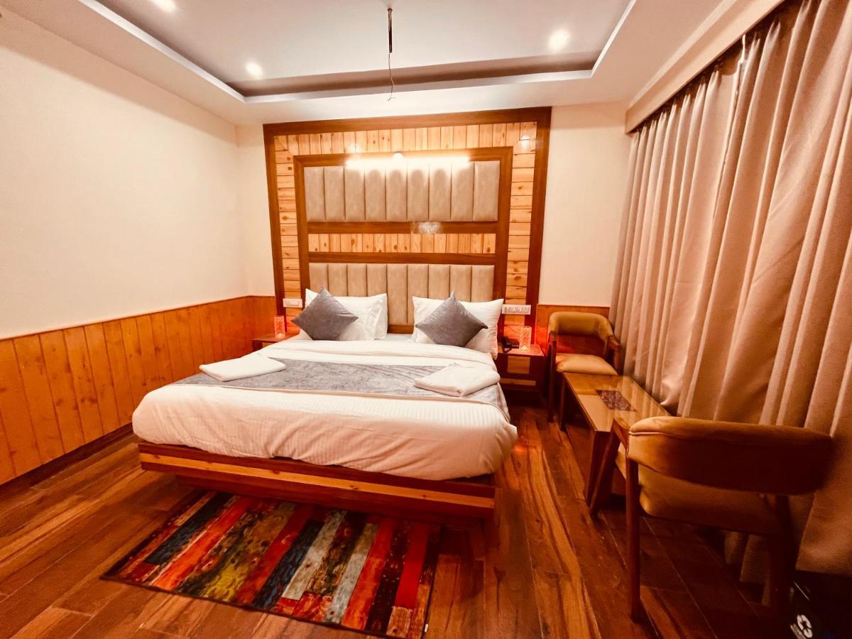 Le Green Resort, Mall Road Manali Exteriör bild